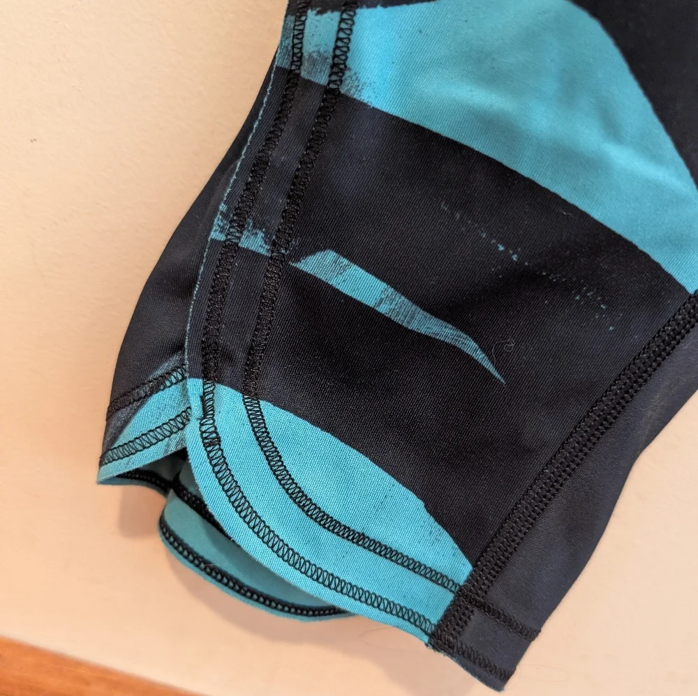 Lululemon Run Top Speed Crop Leggings Black Teal Print Size 12 - Picture 3 of 9